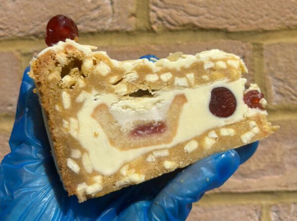 Cherry Bakewell 4-Slice Box