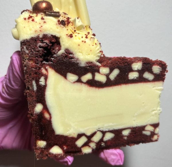 Red Velvet Milkybar 2-Slice Box